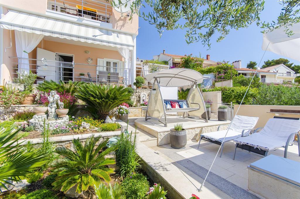 Apartments Nives Trogir Exterior photo