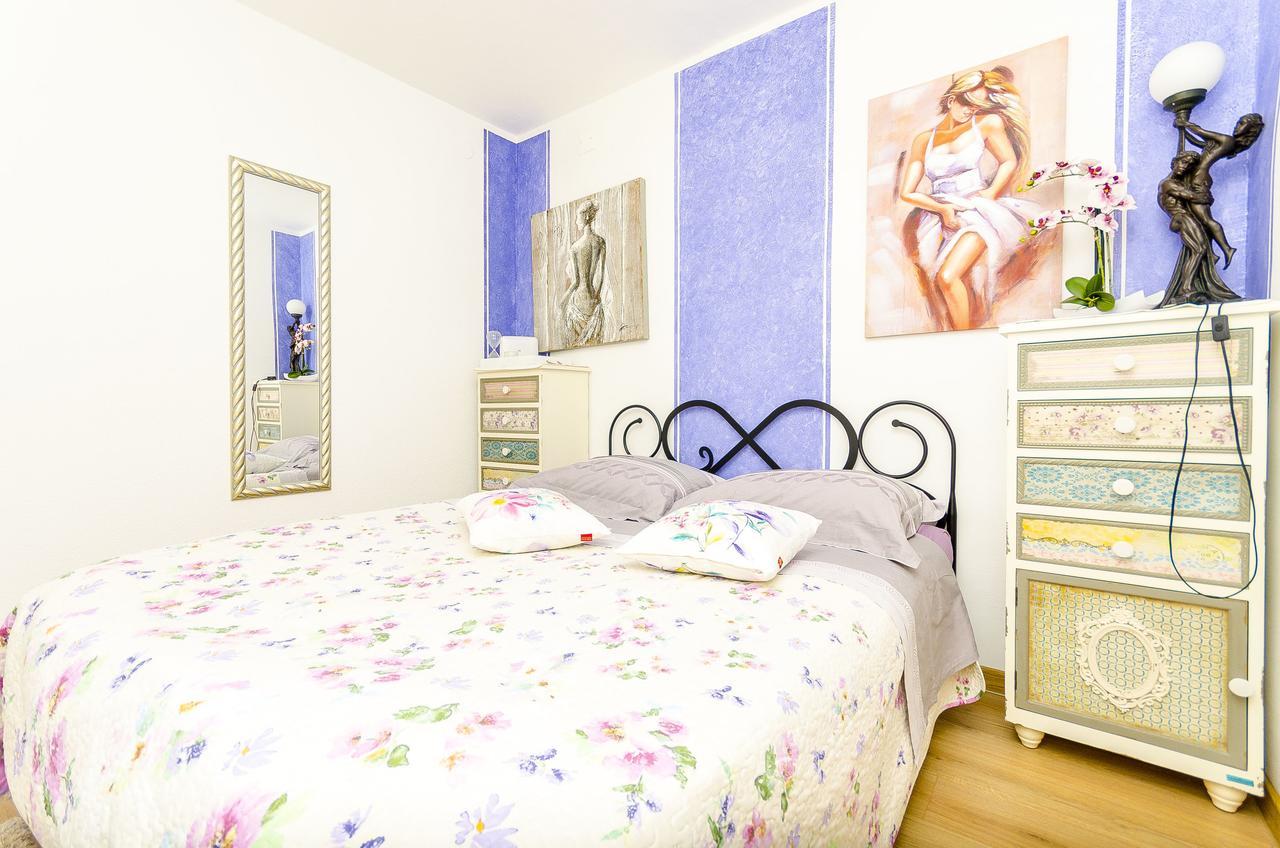 Apartments Nives Trogir Exterior photo